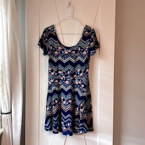 Women’s dress derek heart size large